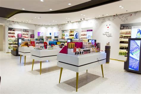 Makeup in the Philippines — Beauty Bar.